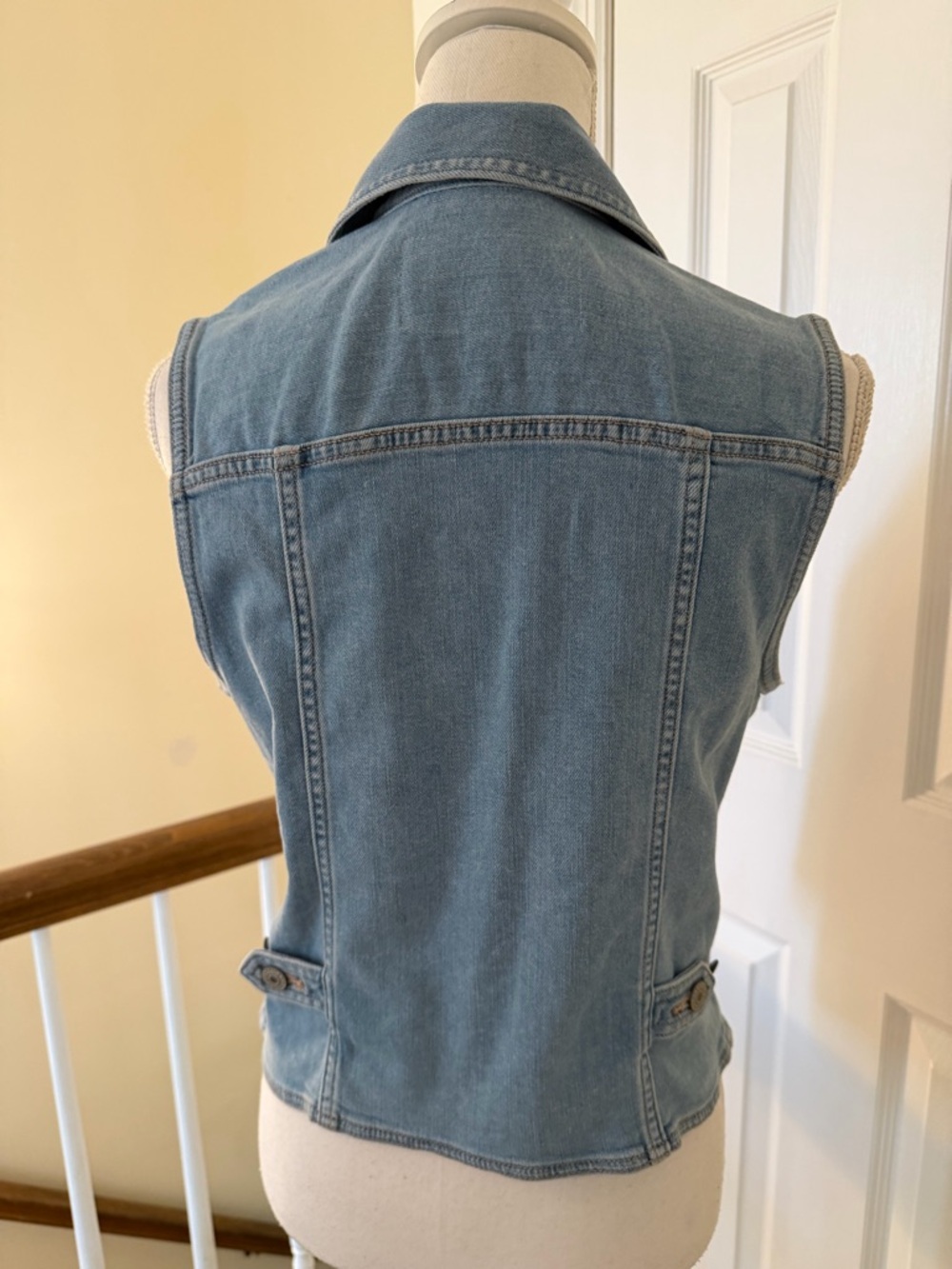 American Eagle Jean Vest - Picture 5 of 13